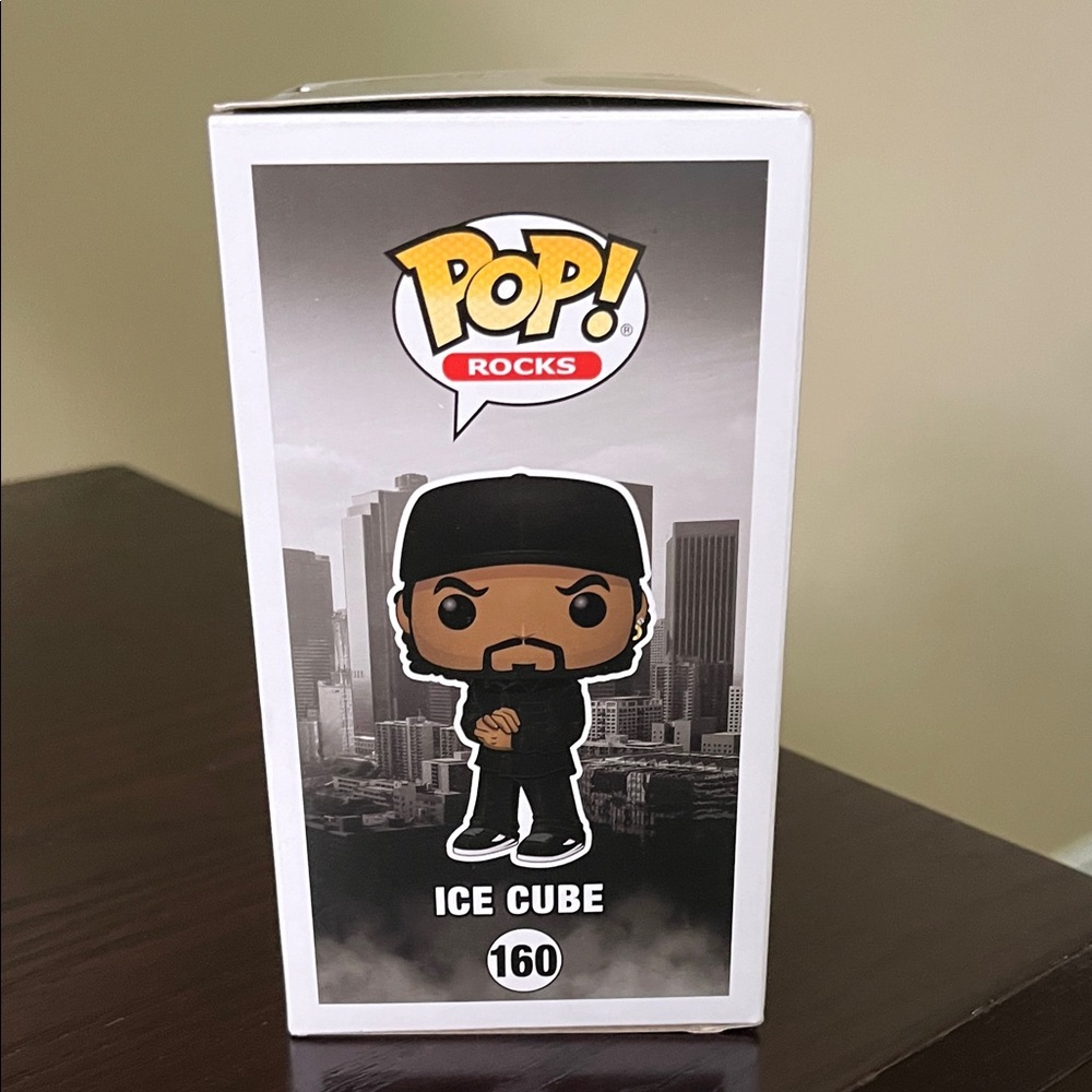 Funko Pop! Rocks Ice Cube in Black Outfit - Picture 6 of 8